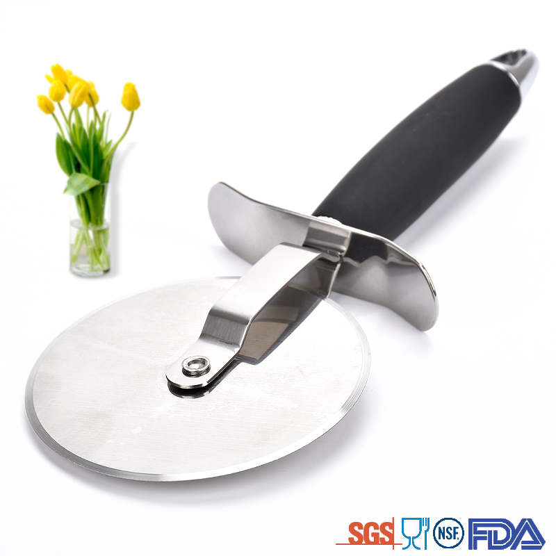 High quality Rubber handle 4 inch 10 cm Pizza Cutter