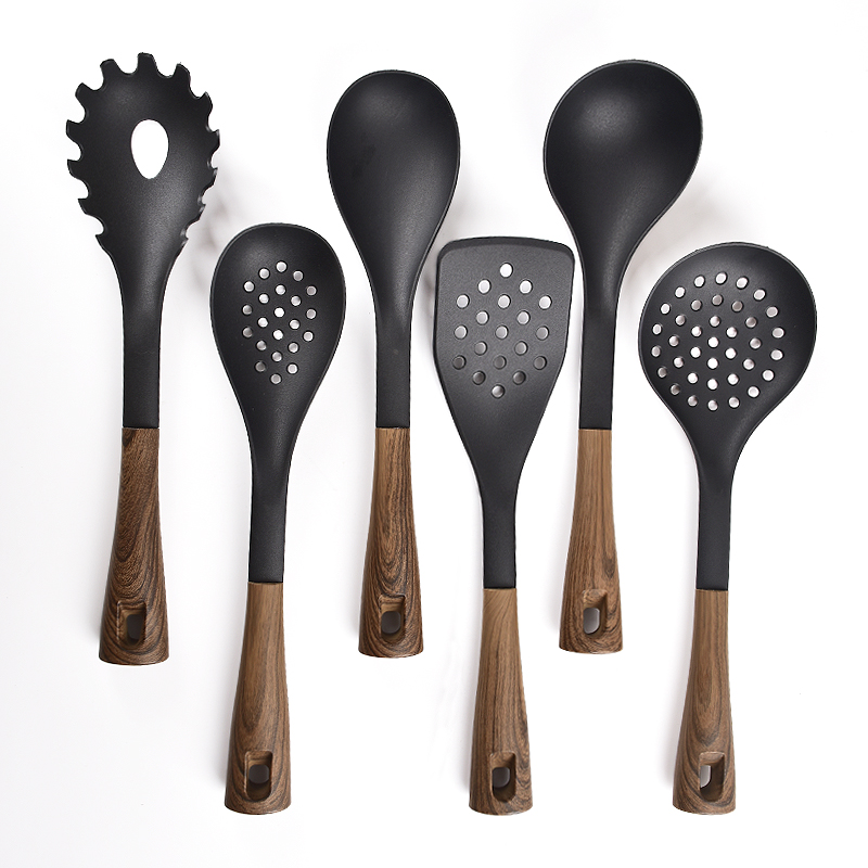 New arrival supermarket best heat-resistant plastic kitchen accessories wooden utensils